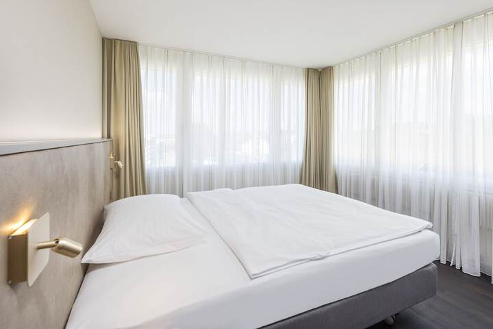 Room 3 of 35