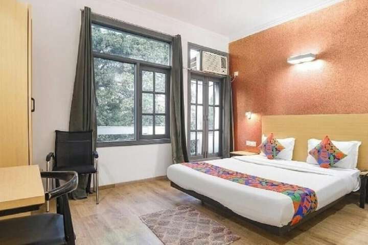 Room 7 of 27