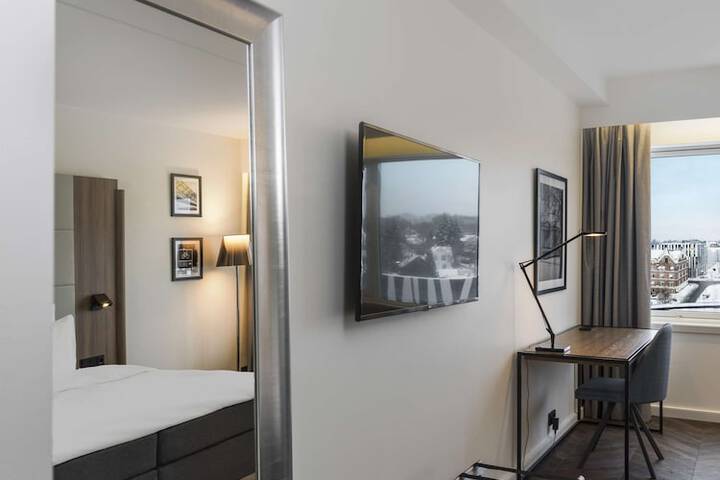 Room 25 of 70