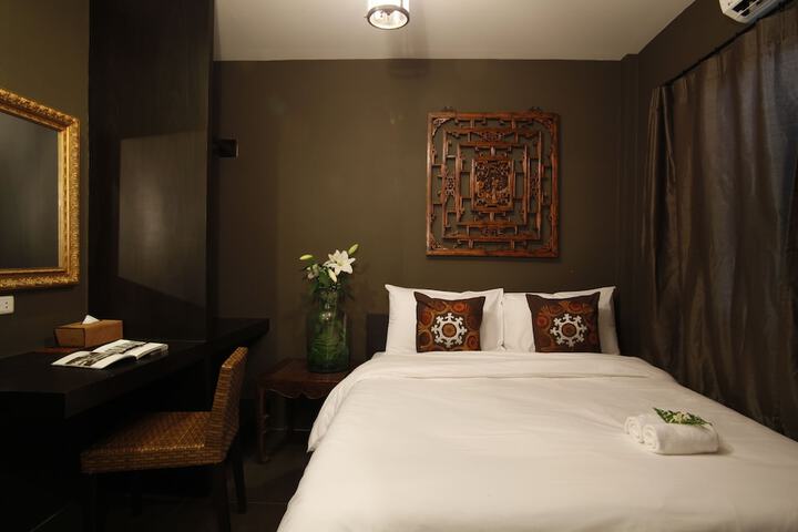 Room 33 of 65