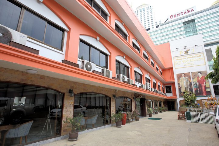 Hotel 58 of 71