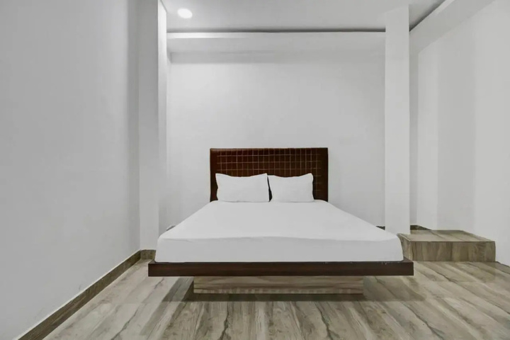 Room 2 of 11