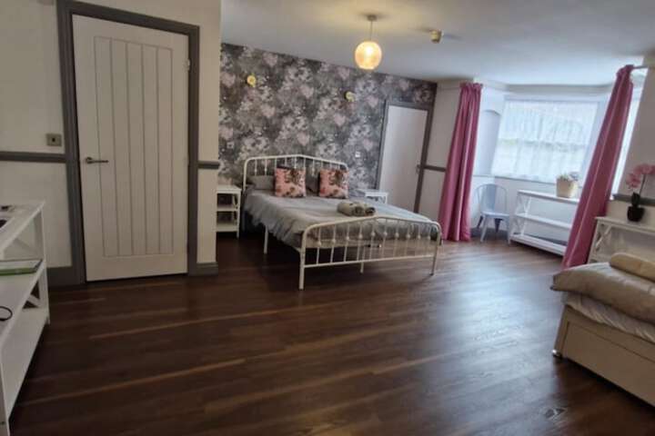 Room 84 of 263
