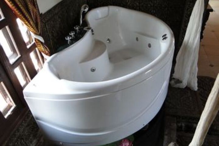 Hot Tub 26 of 43
