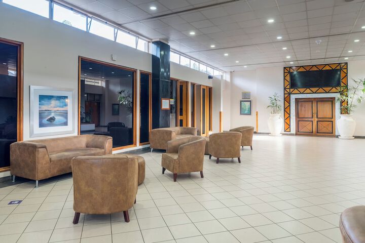 Entrance & Lobby
