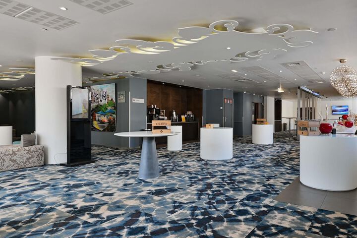 Business Center 183 of 209