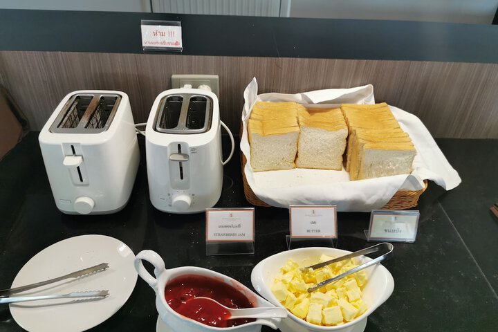 Breakfast/Coffee Service 88 of 92