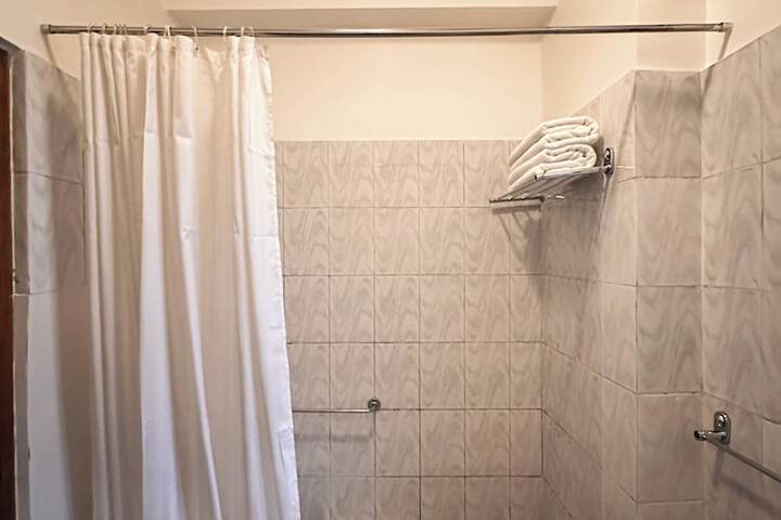 Room 12 of 37