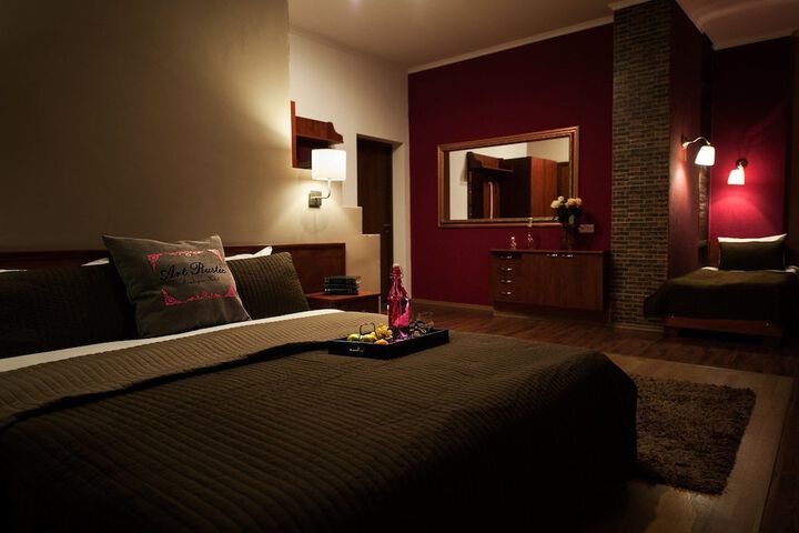 Room 12 of 38