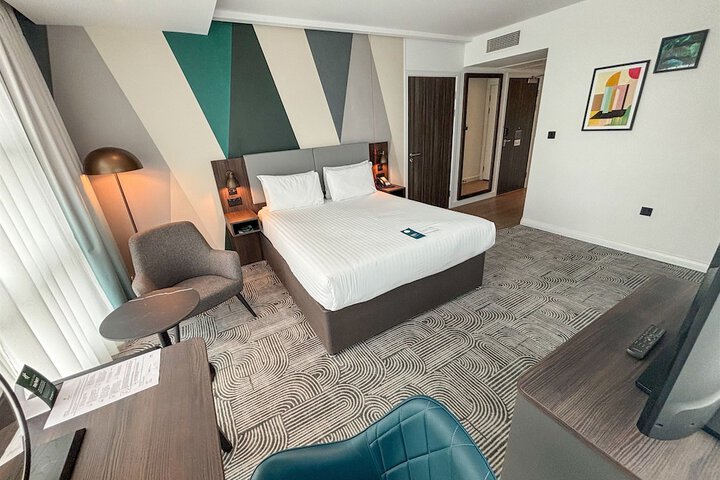 Room 53 of 116