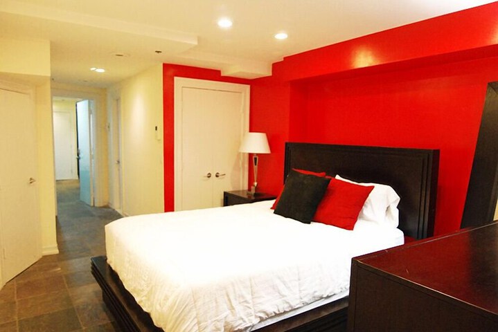 Room 90 of 324