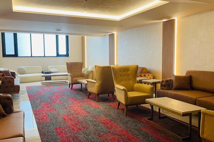 Entrance & Lobby