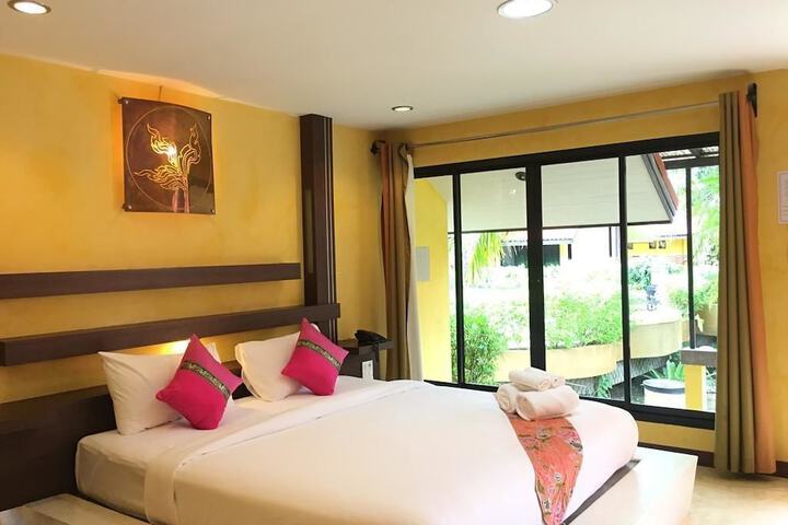 Room 16 of 38