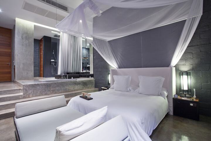 Room 15 of 110
