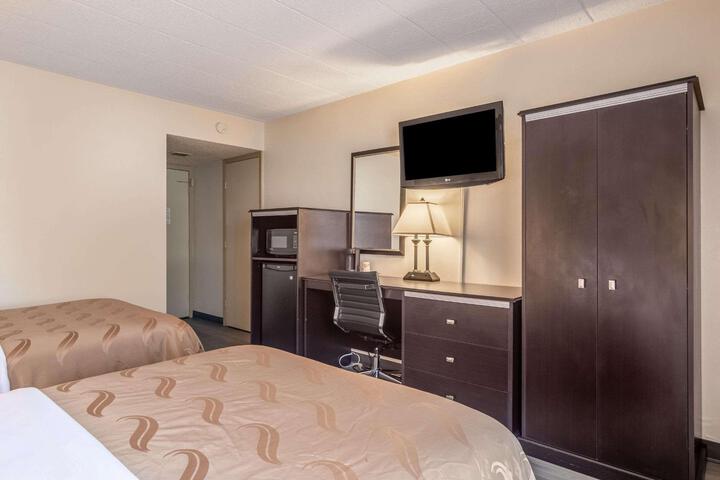 2 Double Beds Accessible (3 of 6)