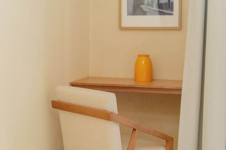 Room 9 of 21