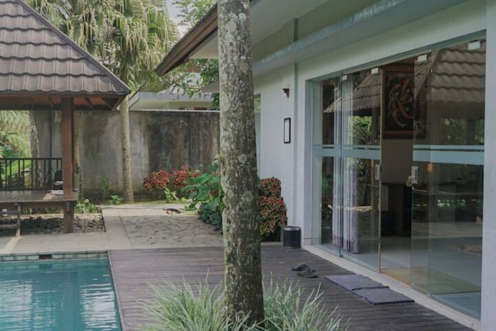 Hotel Exterior 167 of 188