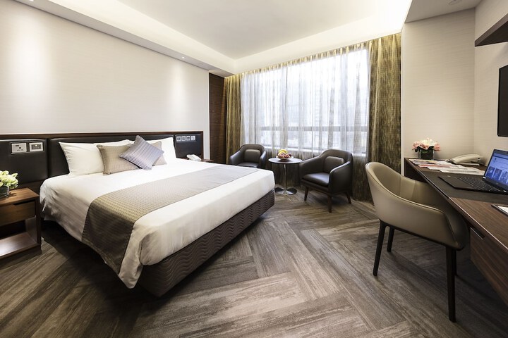 Room 13 of 65