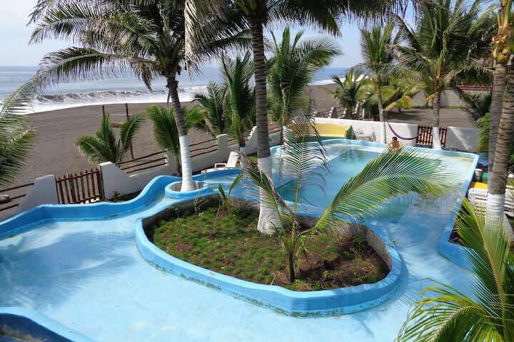 Pool 126 of 228