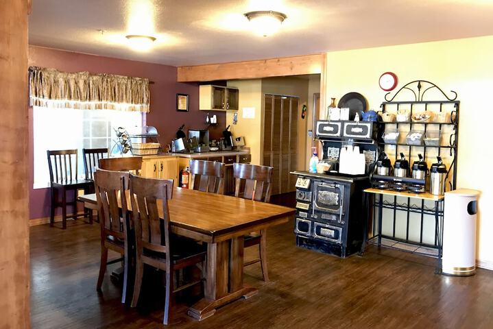 Breakfast/Coffee Service 41 of 54