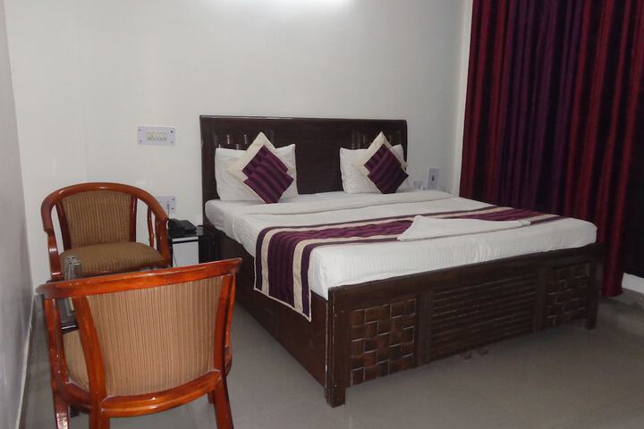 Room 12 of 31