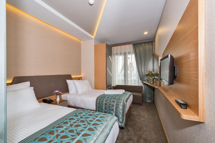 Room 38 of 61