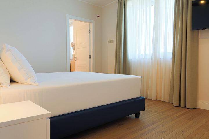 Room 25 of 129