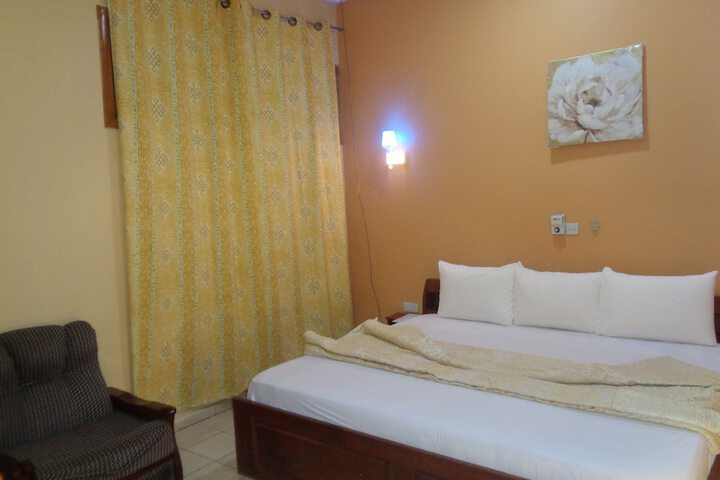 Room 6 of 36
