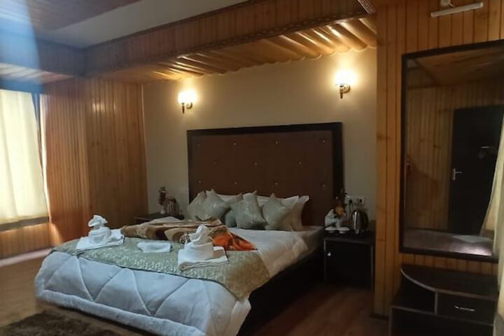 Room 12 of 46