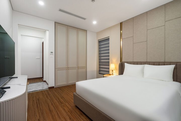 Room 7 of 42