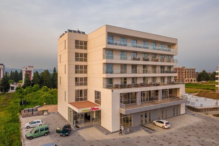 Hotel 6 of 7