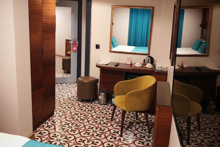 Room 31 of 76