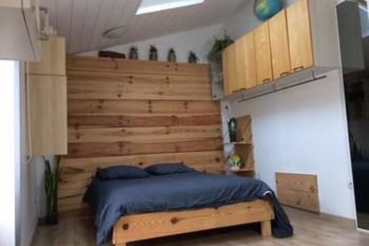 Room 4 of 15