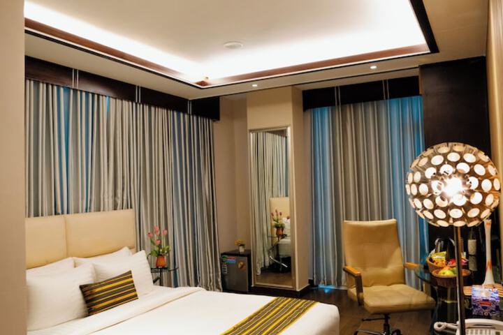 Room 15 of 49