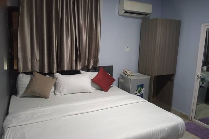 Room 7 of 43