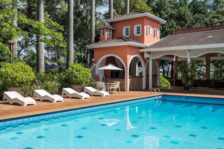 Pool Hotel