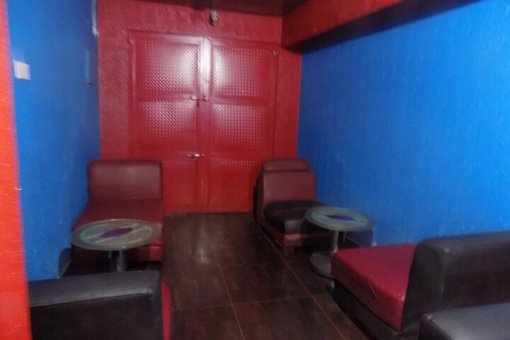 Lounge 54 of 70