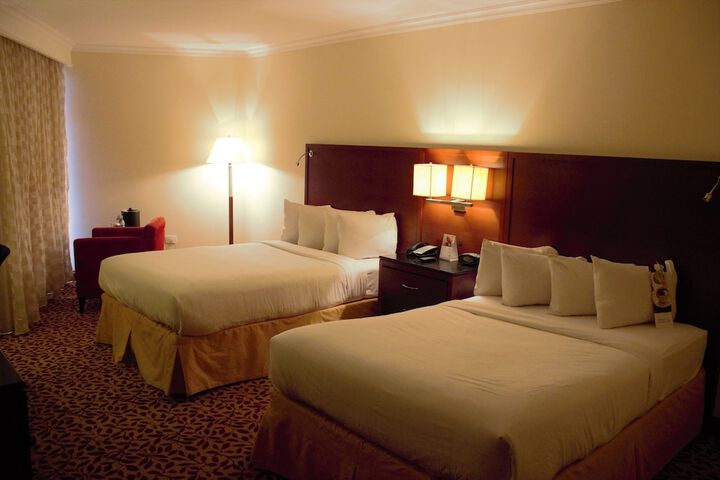 Room 25 of 153
