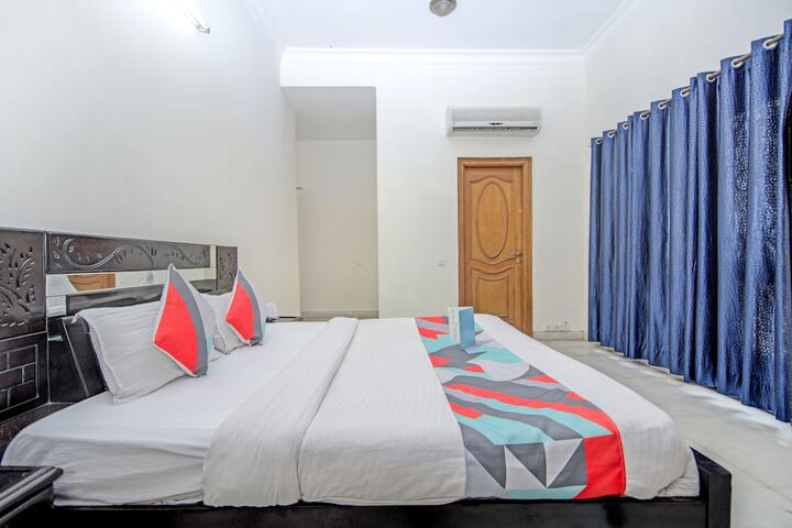 Room 4 of 5