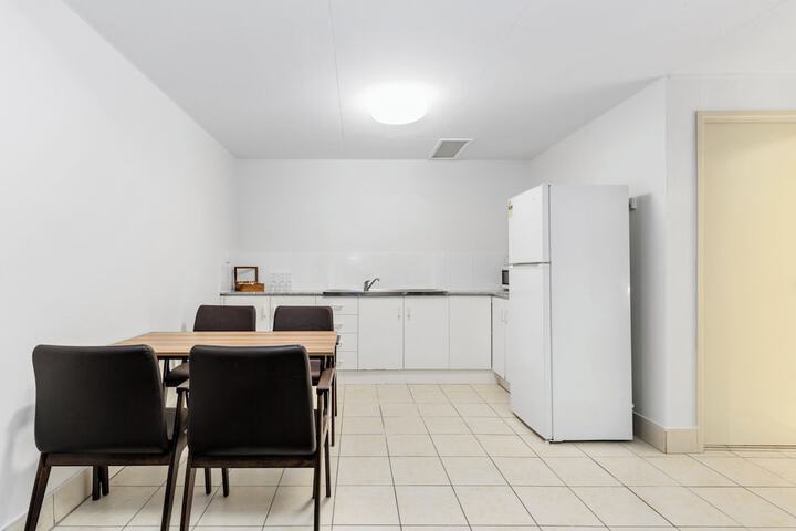 Room 11 of 27