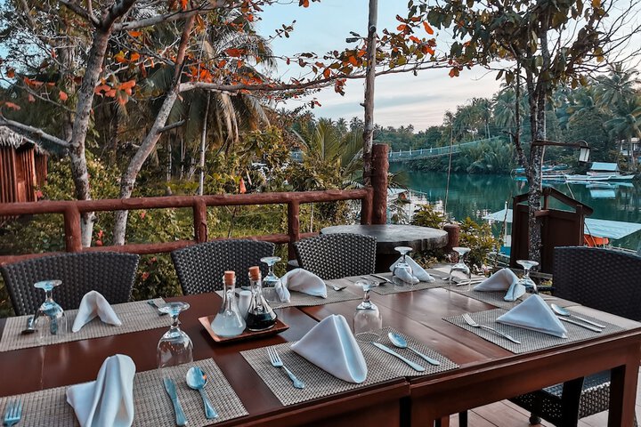 Dining 33 of 45