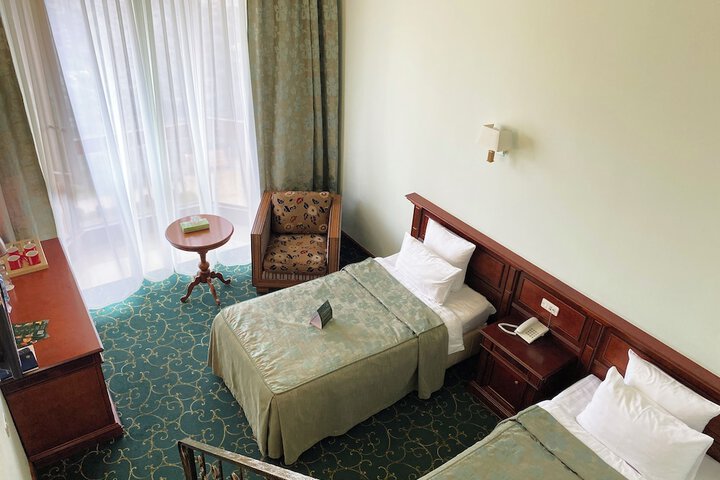 Room 40 of 141
