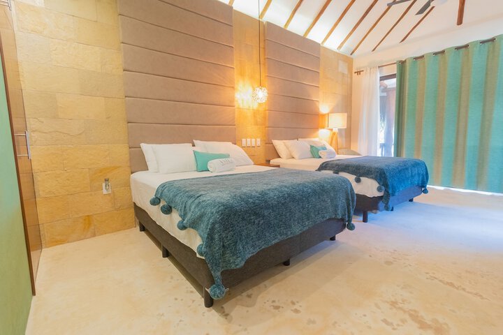 Room 10 of 48
