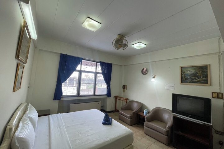 Room 37 of 58