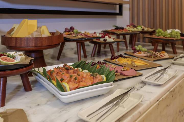 Breakfast/Coffee Service 130 of 223