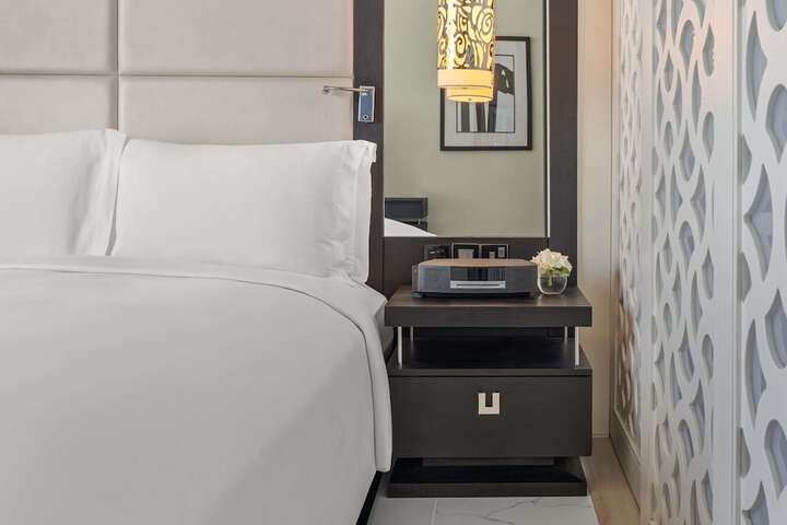 Room 16 of 173