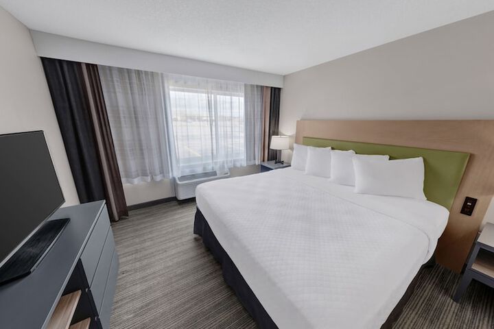 1 King Bed Suite (1 of 13)