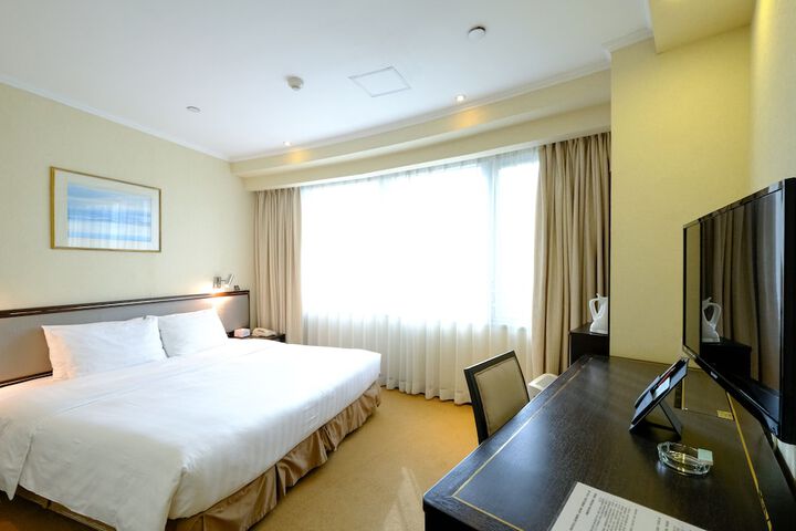 Room 12 of 67