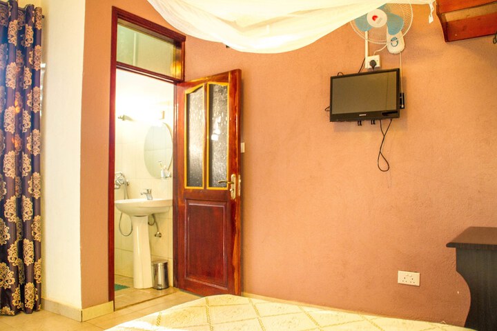 Room 16 of 31