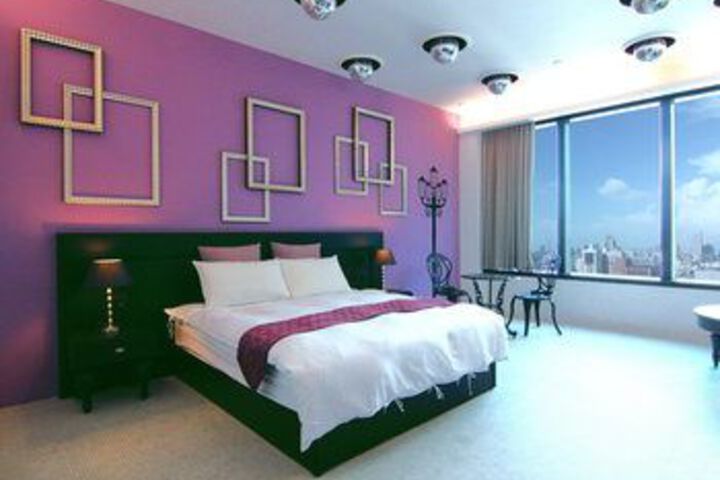 Room 33 of 52